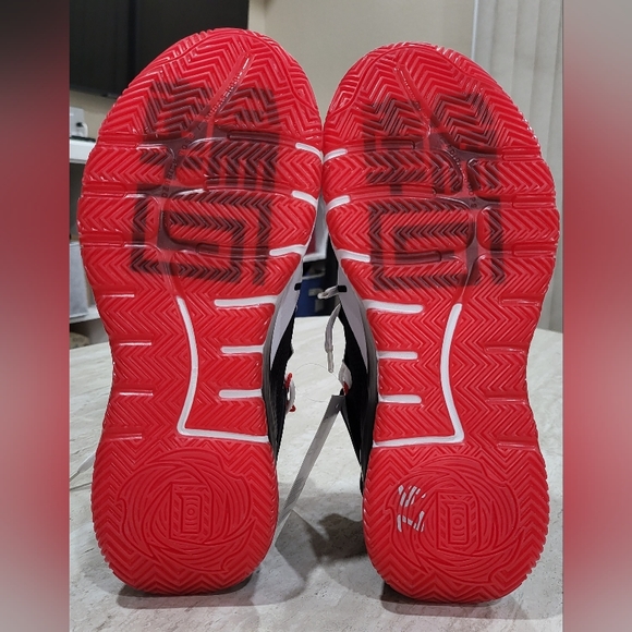 Adidas D. Rose Son of Chi. Mens basketball shoes size 8. Red, black and white. - Picture 5 of 6